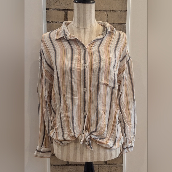 American Eagle Outfitters Tops - AMERICAN EAGLE Long Sleeve Stripped Top